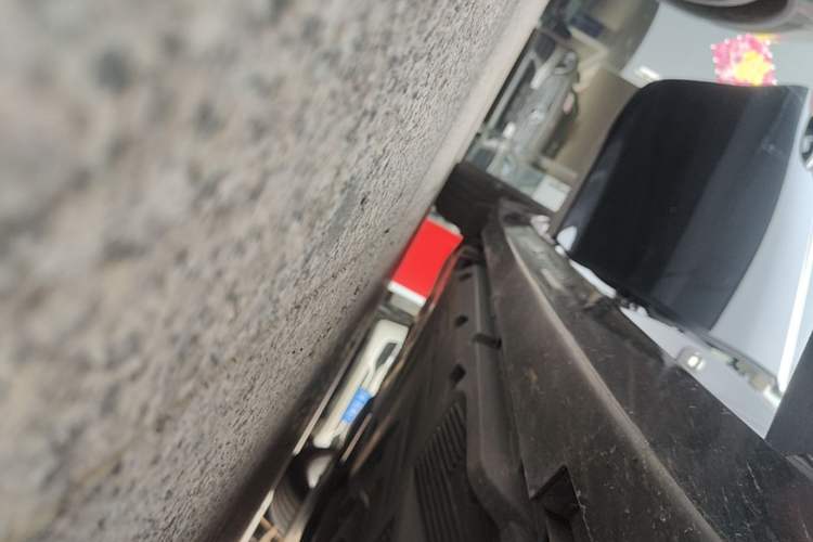 Used Cadillac CT5 2023 28T Luxury Edition (Standard Version) Right Side Sill