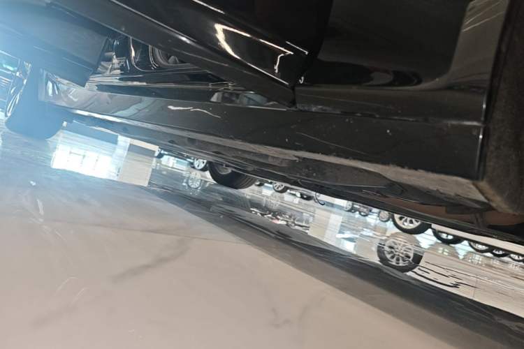 Used Cadillac CT5 2023 28T Prestige Model Right Side Sill
