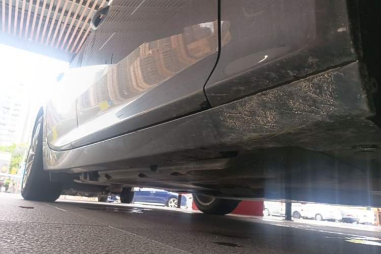 Used Cadillac CT5 2023 28T Luxury Edition (Standard Version) Right Side Sill