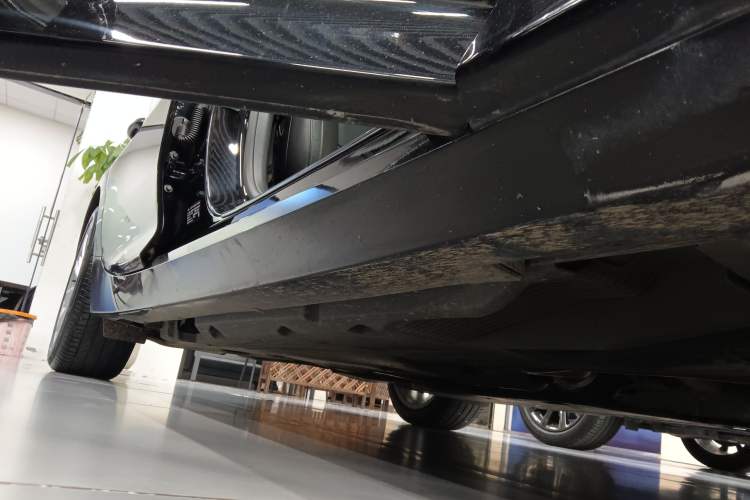 Used Cadillac CT5 2023 28T Luxury Edition (Standard Version) Right Side Sill