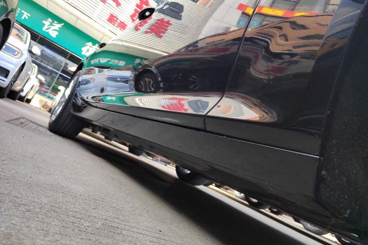 Used Cadillac CT5 2023 28T Luxury Edition (Standard Version) Right Side Sill