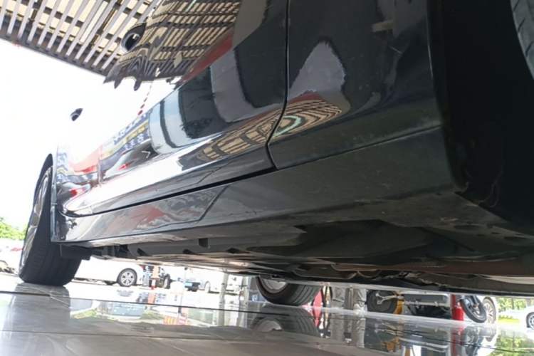 Used Cadillac CT5 2023 28T Luxury Edition (Standard Version) Right Side Sill