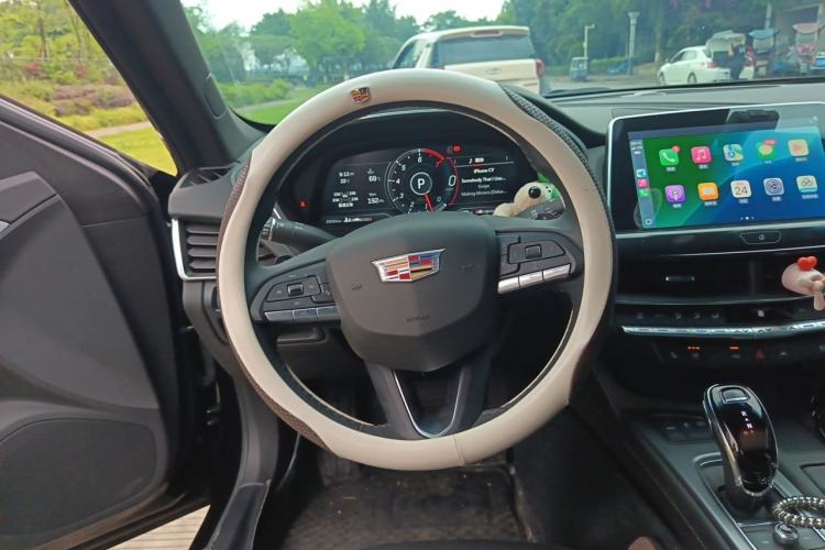 Used Cadillac CT5 2023 28T Luxury Edition (Standard Version) Steering Wheel