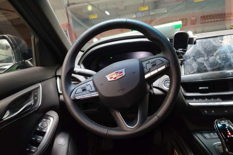 Used Cadillac CT5 2023 28T Luxury Edition (Standard Version) Steering Wheel