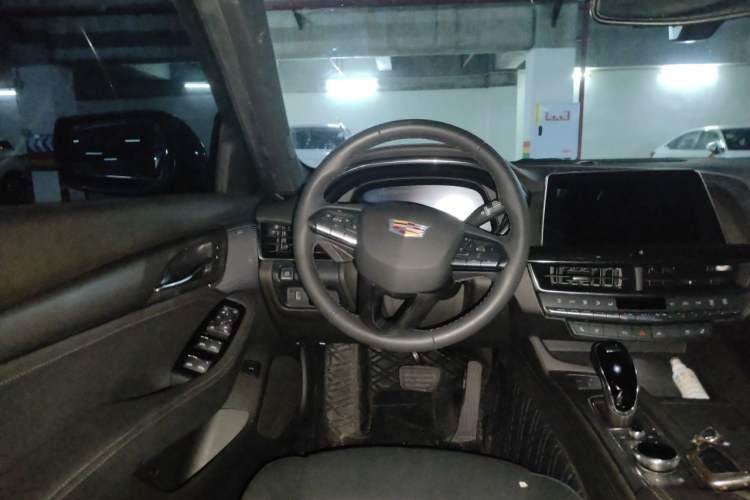 Used Cadillac CT5 2023 28T Luxury Edition (Standard Version) Steering Wheel