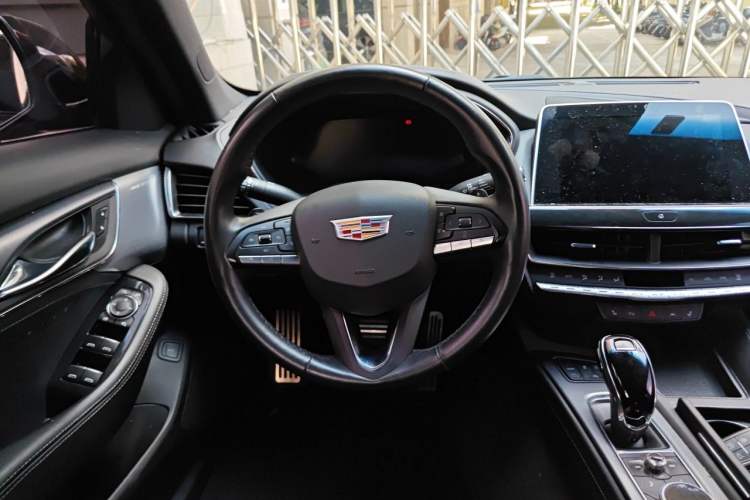 Used Cadillac CT5 2023 28T Prestige Model Steering Wheel