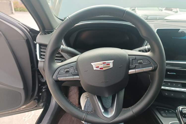 Used Cadillac CT5 2023 28T Luxury Edition (Standard Version) Steering Wheel