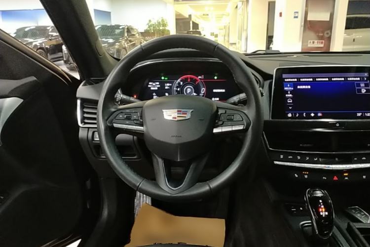 Used Cadillac CT5 2023 28T Platinum Edition Steering Wheel