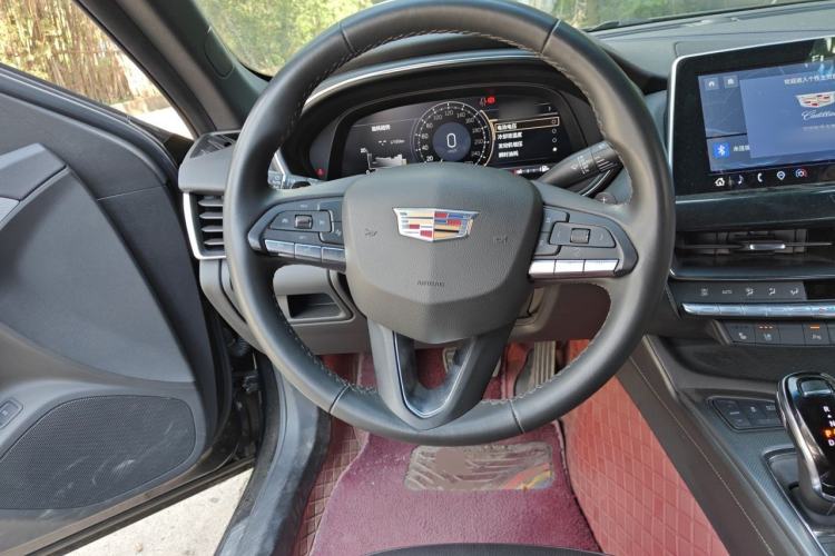 Used Cadillac CT5 2023 28T Luxury Version Steering Wheel