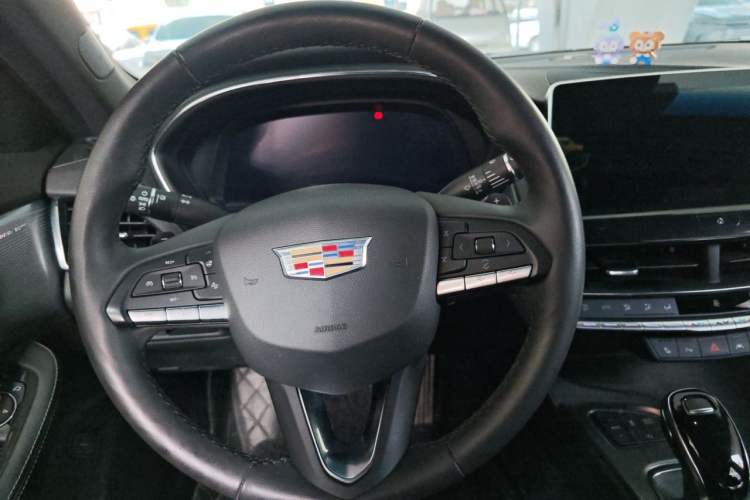 Used Cadillac CT5 2023 28T Prestige Model Steering Wheel