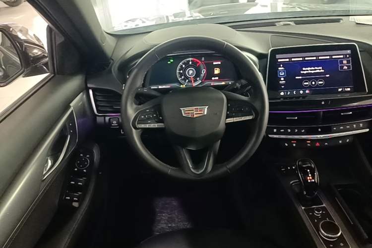 Used Cadillac CT5 2023 28T Luxury Edition (Standard Version) Steering Wheel