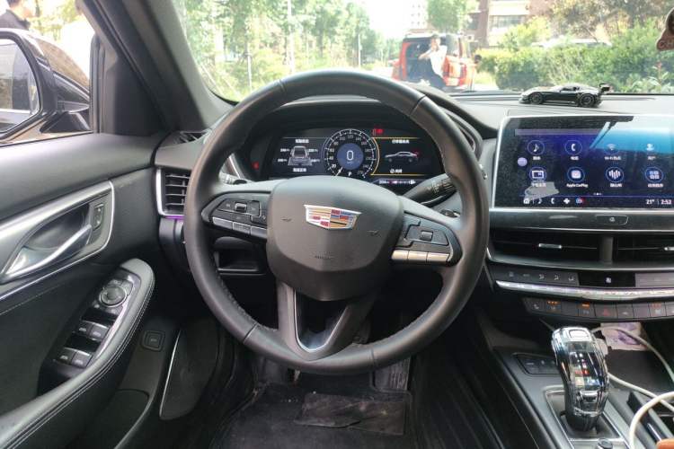 Used Cadillac CT5 2023 28T Luxury Edition (Standard Version) Steering Wheel