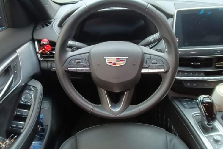 Used Cadillac CT5 2023 28T Luxury Edition (Standard Version) Steering Wheel