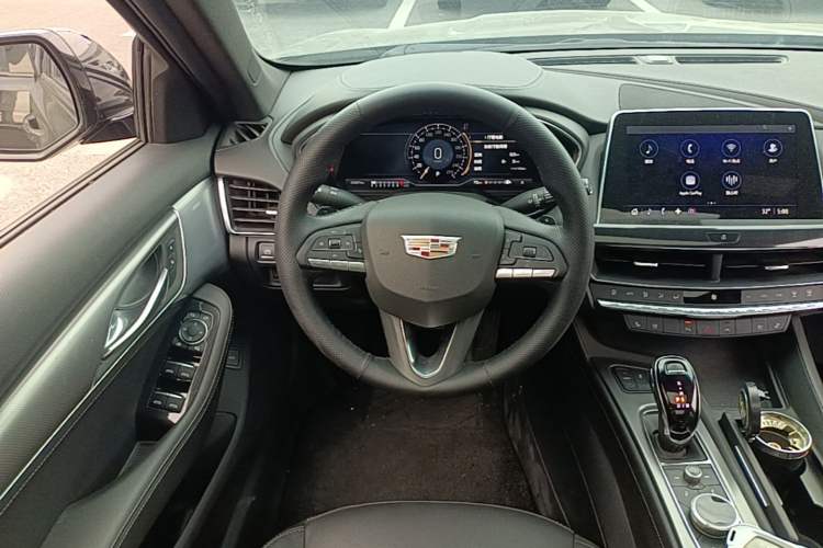 Used Cadillac CT5 2023 28T Luxury Edition (Standard Version) Steering Wheel