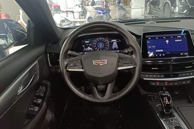 Used Cadillac CT5 2023 28T Luxury Edition (Standard Version) Steering Wheel