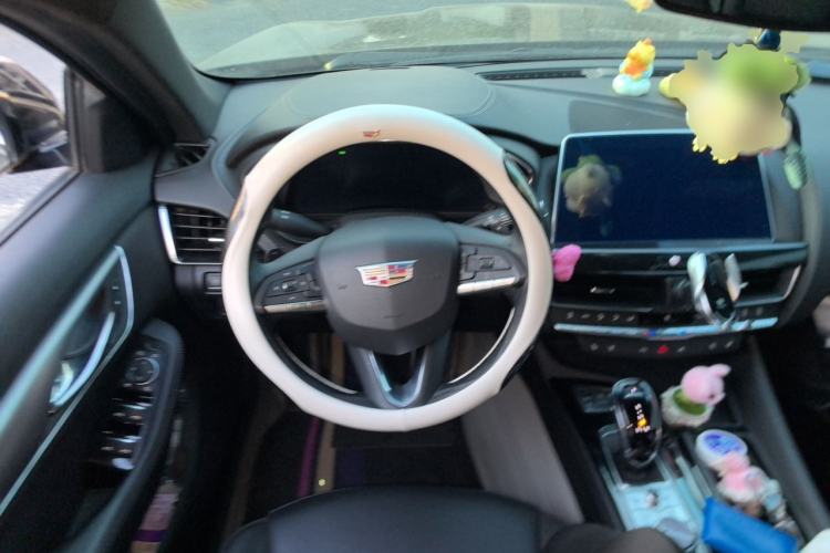 Used Cadillac CT5 2023 28T Luxury Edition (Standard Version) Steering Wheel