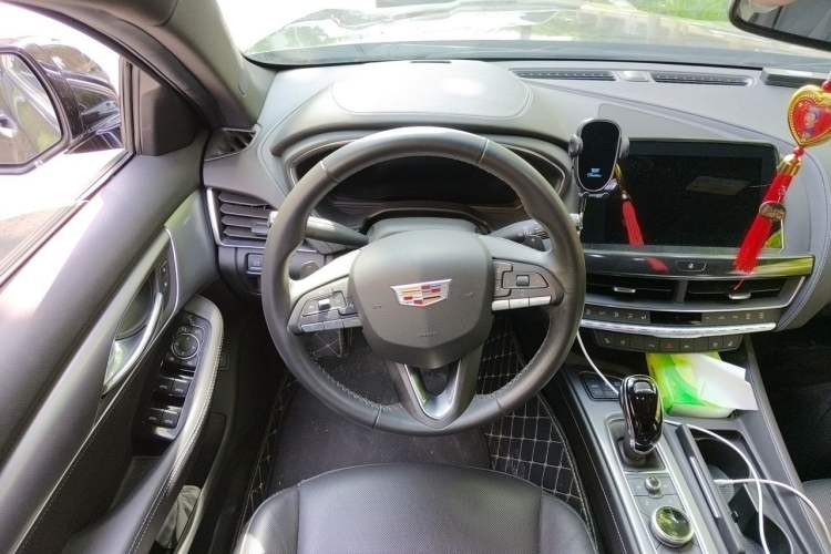 Used Cadillac CT5 2023 28T Luxury Edition (Standard Version) Steering Wheel