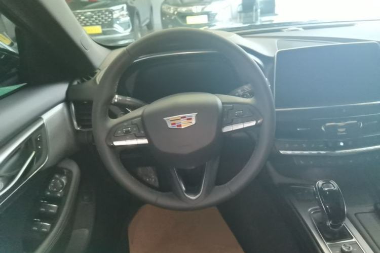 Used Cadillac CT5 2023 28T Luxury Edition (Standard Version) Steering Wheel