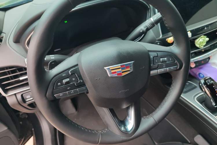 Used Cadillac CT5 2023 28T Luxury Edition (Standard Version) Steering Wheel