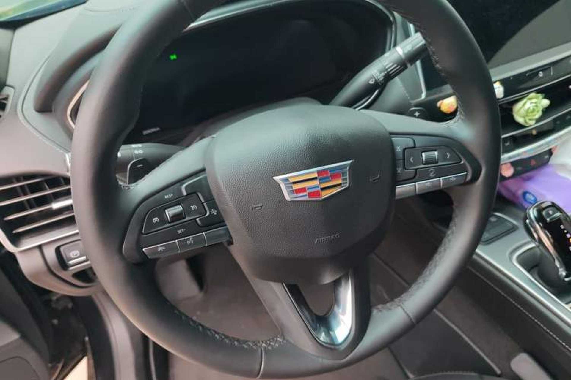Used Cadillac CT5 2023 28T Luxury Edition (Standard Version) Steering Wheel