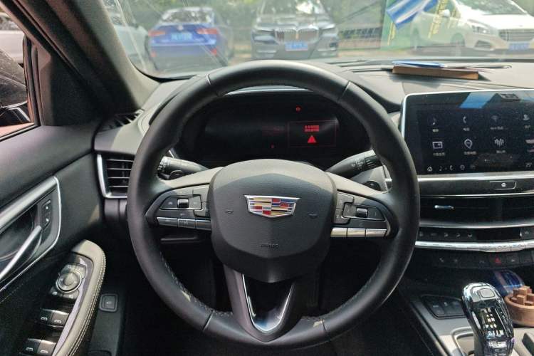 Used Cadillac CT5 2023 28T Luxury Edition (Standard Version) Steering Wheel