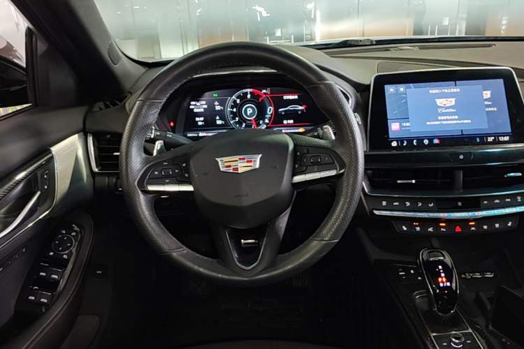 Used Cadillac CT5 2023 28T Platinum Edition Steering Wheel