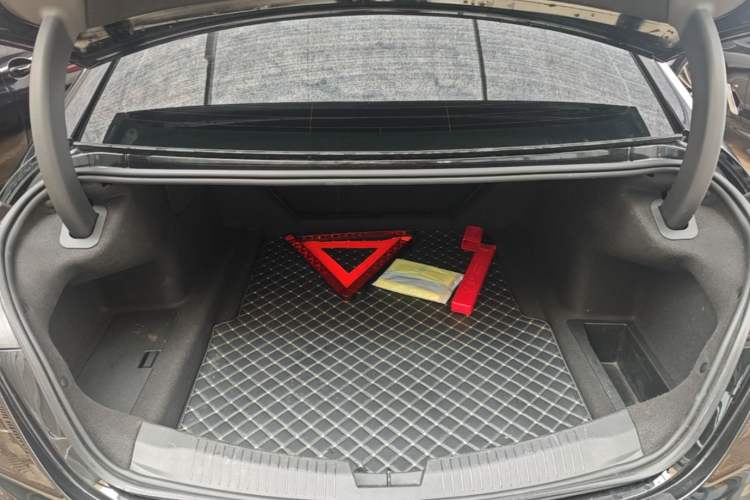Used Cadillac CT5 2023 28T Luxury Edition (Standard Version) Trunk