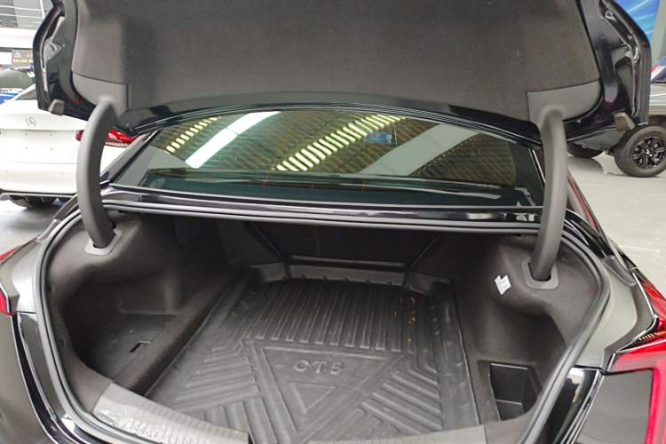Used Cadillac CT5 2023 28T Luxury Edition (Standard Version) Trunk