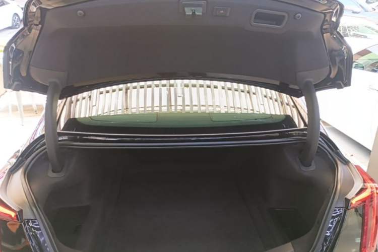 Used Cadillac CT5 2023 28T Luxury Edition (Standard Version) Trunk