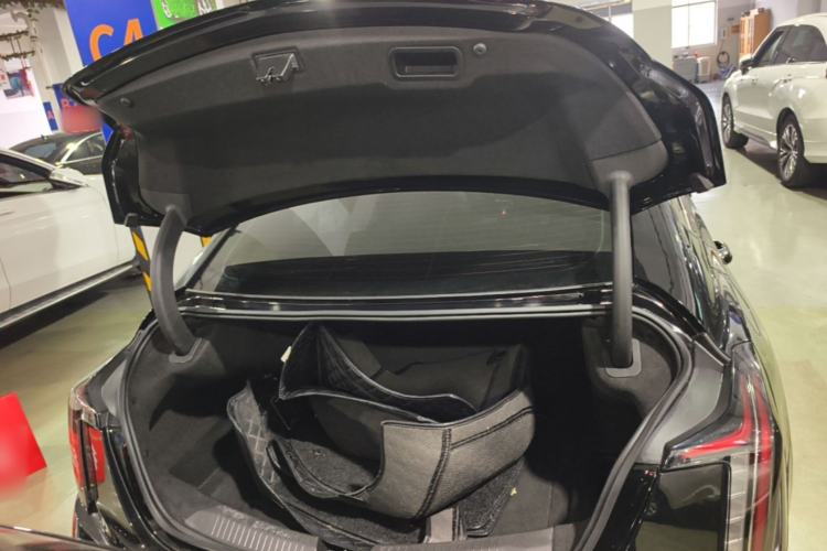 Used Cadillac CT5 2023 28T Platinum Edition Trunk