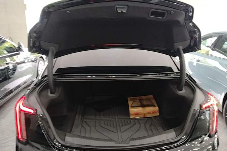 Used Cadillac CT5 2023 28T Prestige Model Trunk