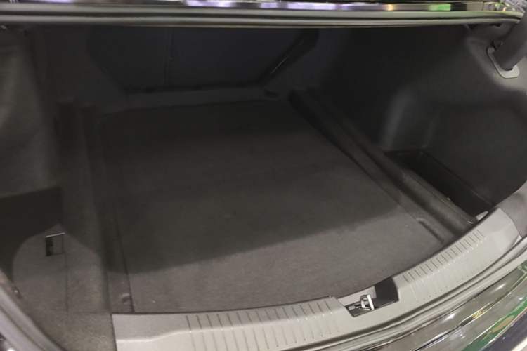 Used Cadillac CT5 2023 28T Luxury Edition (Standard Version) Trunk