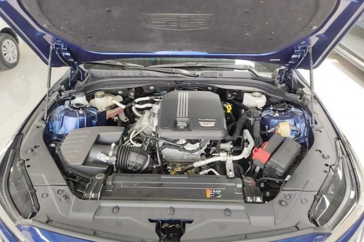 Used Cadillac CT5 2023 28T Platinum Edition Engine Bay