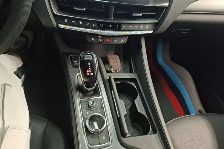 Used Cadillac CT5 2023 28T Prestige Model Gear Lever