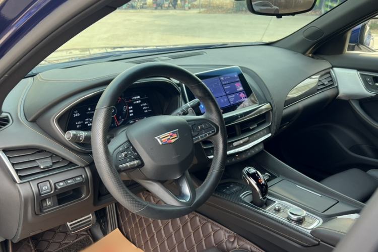 Used Cadillac CT5 2023 28T Platinum Edition Interior 3