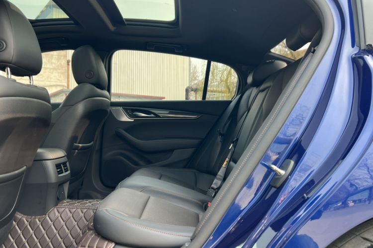 Used Cadillac CT5 2023 28T Platinum Edition Interior 4