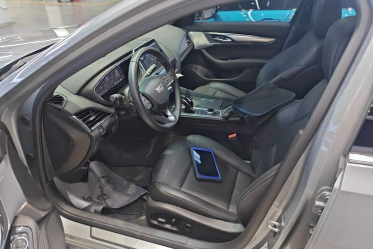 Used Cadillac CT5 2023 28T Luxury Edition (Standard Version) Left Front Seat