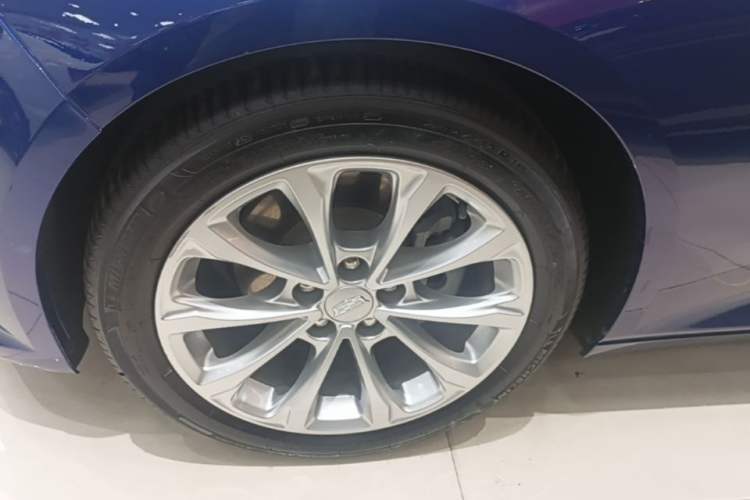 Used Cadillac CT5 2023 28T Luxury Edition (Standard Version) Left Front Wheel Hub