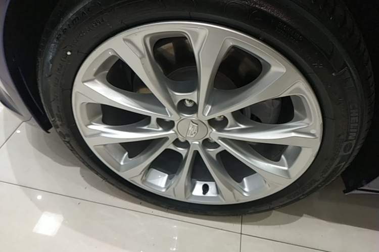 Used Cadillac CT5 2023 28T Luxury Edition (Standard Version) Left Front Wheel Hub