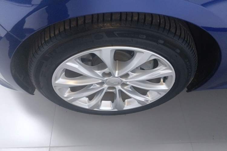 Used Cadillac CT5 2023 28T Luxury Edition (Standard Version) Left Front Wheel Hub
