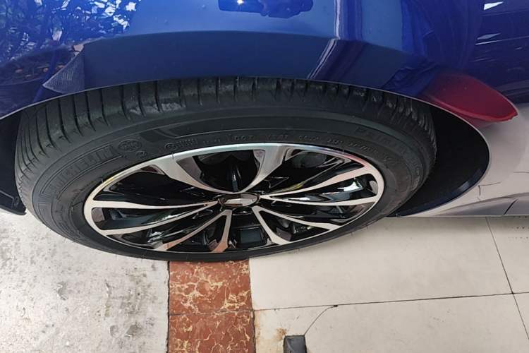 Used Cadillac CT5 2023 28T Luxury Edition (Standard Version) Left Front Wheel Hub