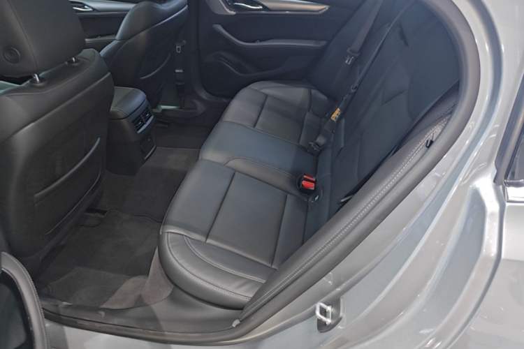 Used Cadillac CT5 2023 28T Luxury Edition (Standard Version) Left Rear Seat