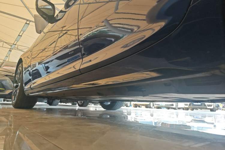 Used Cadillac CT5 2023 28T Luxury Edition (Standard Version) Left Side Sill