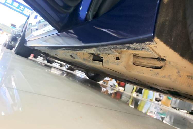 Used Cadillac CT5 2023 28T Luxury Edition (Standard Version) Left Side Sill