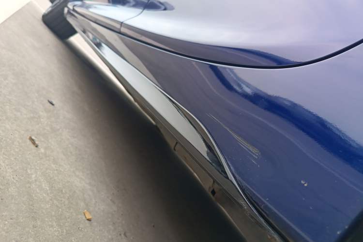 Used Cadillac CT5 2023 28T Luxury Edition (Standard Version) Left Side Sill