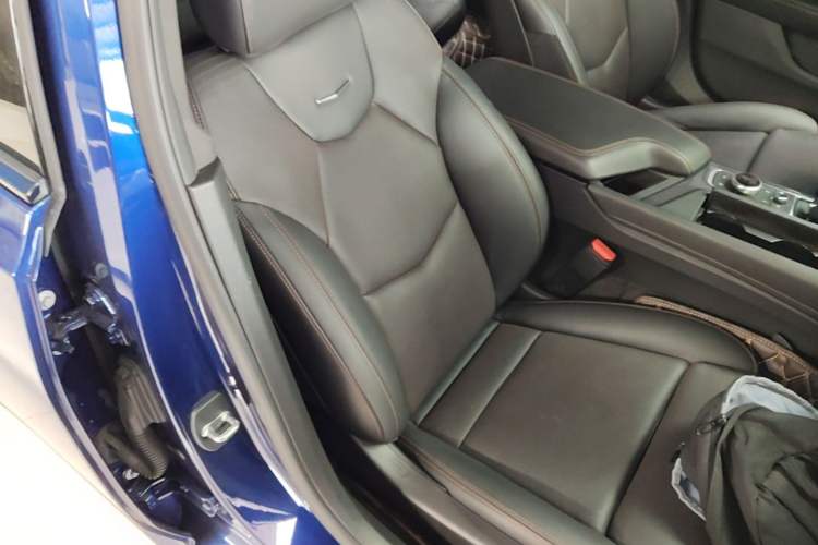 Used Cadillac CT5 2023 28T Platinum Edition Right Front Seat