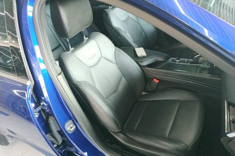 Used Cadillac CT5 2023 28T Luxury Edition (Standard Version) Right Front Seat