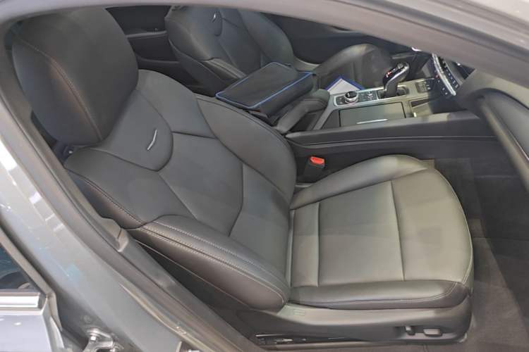 Used Cadillac CT5 2023 28T Luxury Edition (Standard Version) Right Front Seat