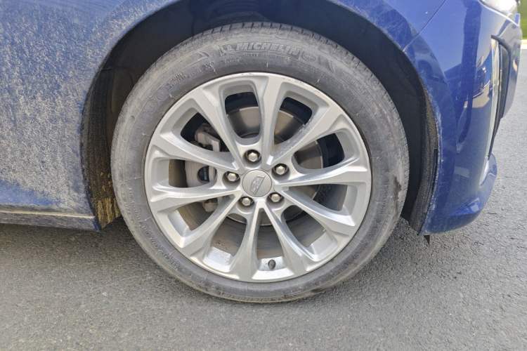 Used Cadillac CT5 2023 28T Luxury Edition (Standard Version) Right Front Wheel Hub