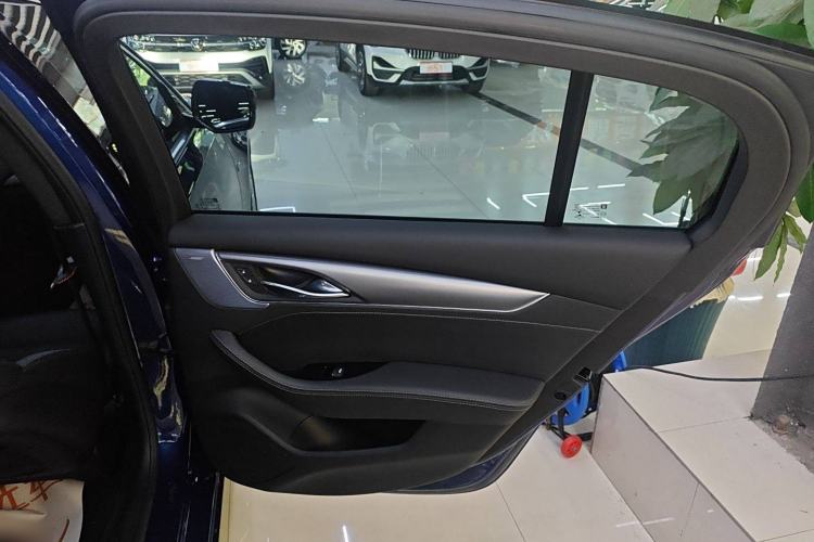 Used Cadillac CT5 2023 28T Luxury Edition (Standard Version) Right Rear Door Interior